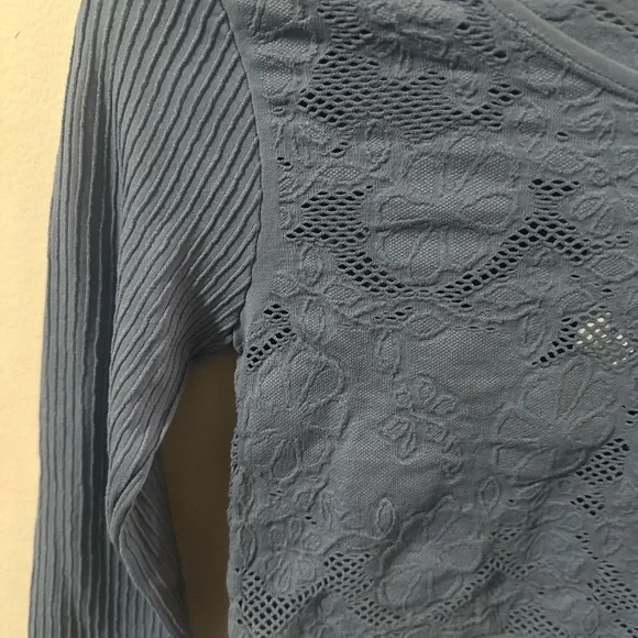 ❤️ $10 Flash Sale Forever 21 Seamless Floral Crochet Crop Top - Picture 8 of 13